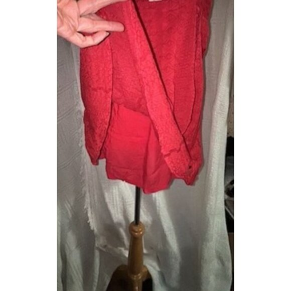 Red Sleeveless Halter Lace Dress With Open Back & Keyhole Front Design - Picture 2 of 3